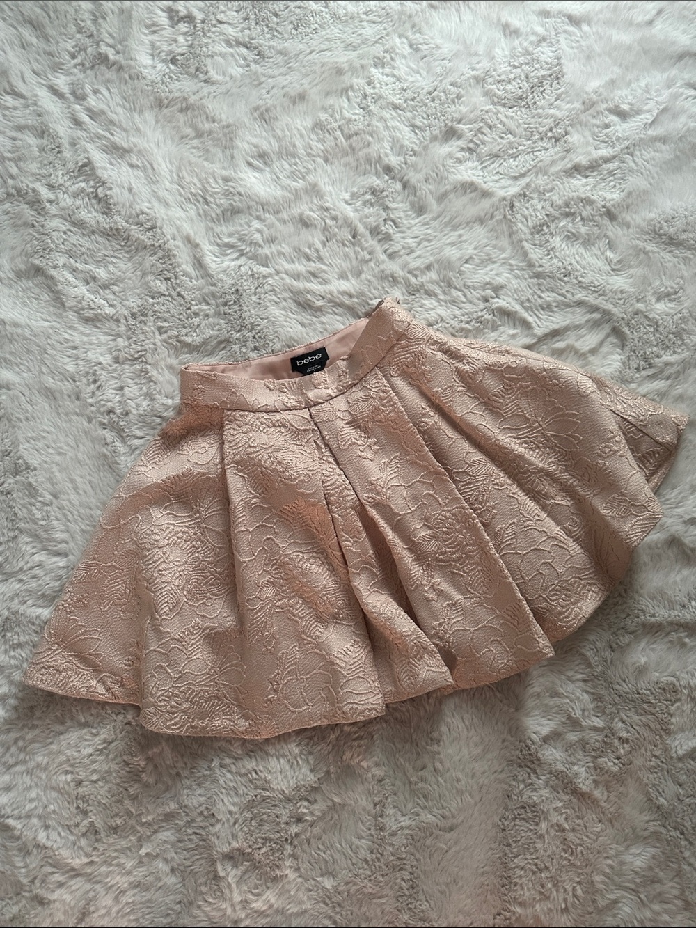 bebe Blush jaquard pleated Skirt